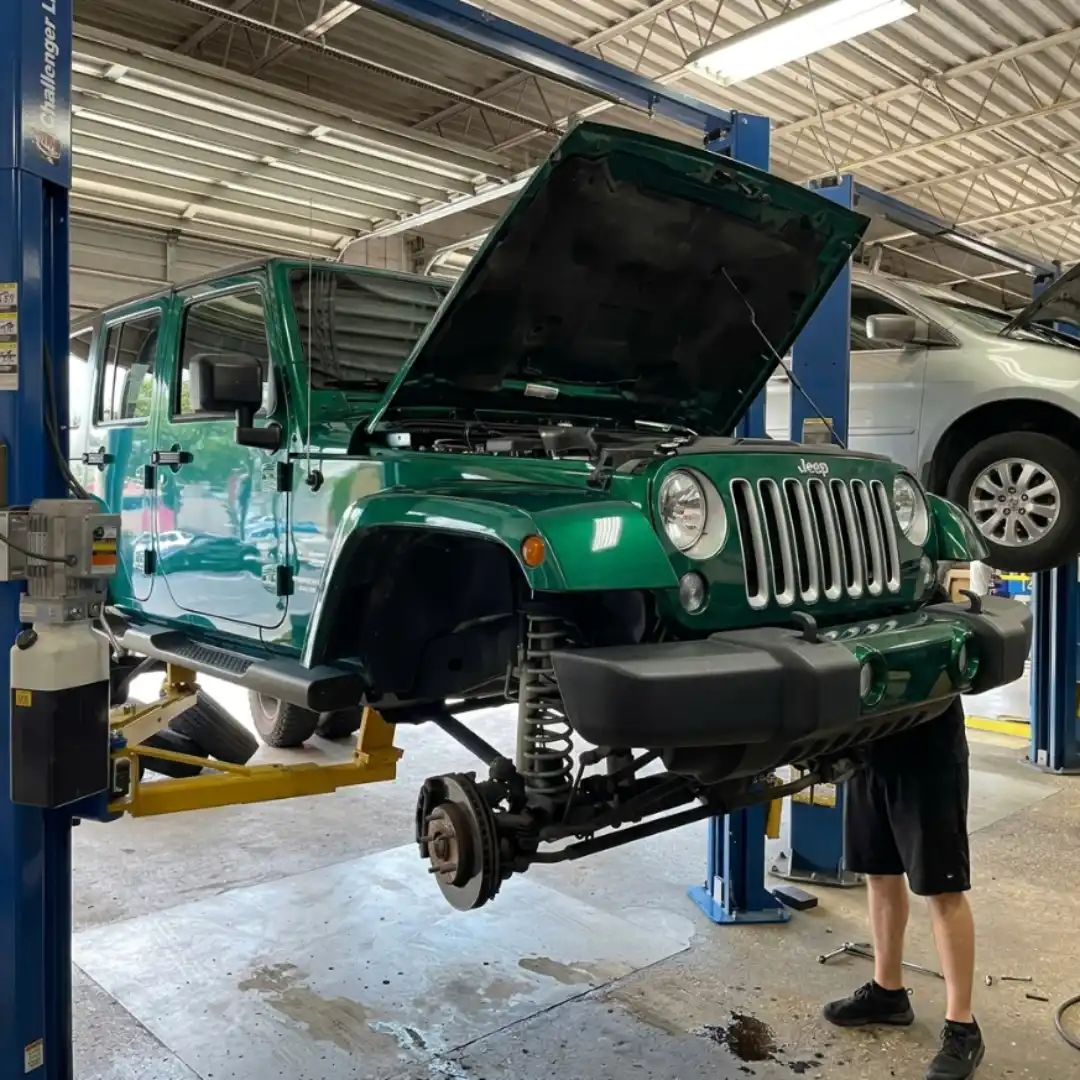 أعمال صيانة جيب داخل ورشة Zenfo Auto Services